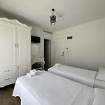Alesya Hotel
